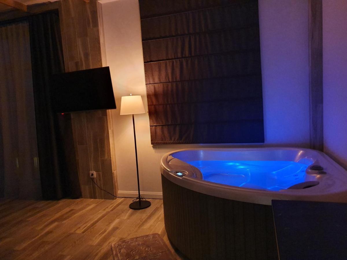 Apartamentai Su Jacuzzi Panevėžys Buitenkant foto